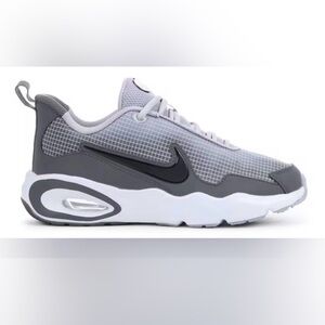 Boys’ Nike Air Max Size 4